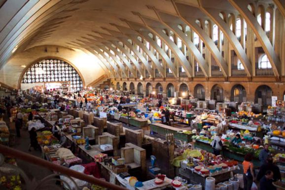 بازار سرپوشیده شهر ایروان کشور ارمنستان