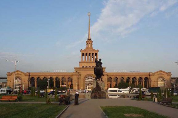 استگاه راه آهن شهر ایروان کشور ارمنستان