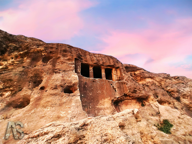 گور دخمه فخریگاه