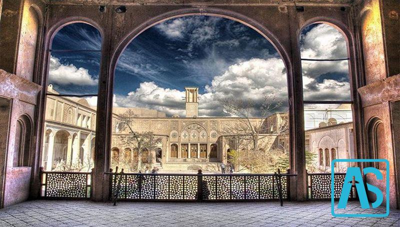 معماری خانه تاریخی بروجردی های کاشان