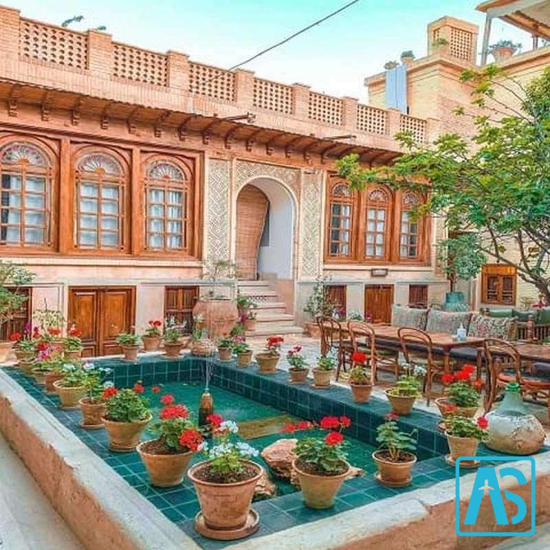 جاهای دیدنی در اطراف عمارت فیل شیراز     